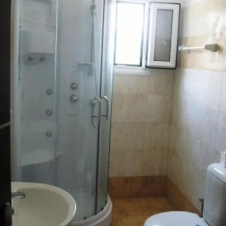 Lerna מלון דירות Míloi