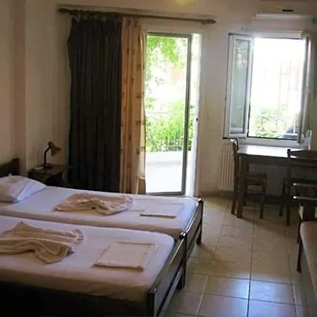 Lerna מלון דירות Míloi