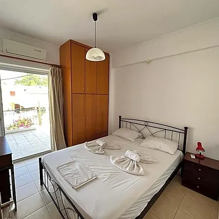 Aparthotel Lerna 3*