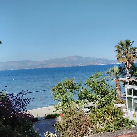 Aparthotel Lerna Míloi