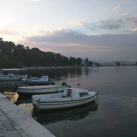 Ξενοδοχείο με διαμερίσματα λέρνα 3*