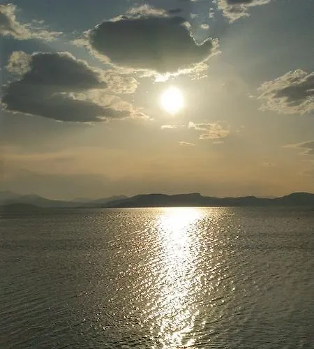 Aparthotel Lerna Míloi