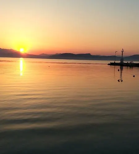 Lerna Aparthotel Míloi